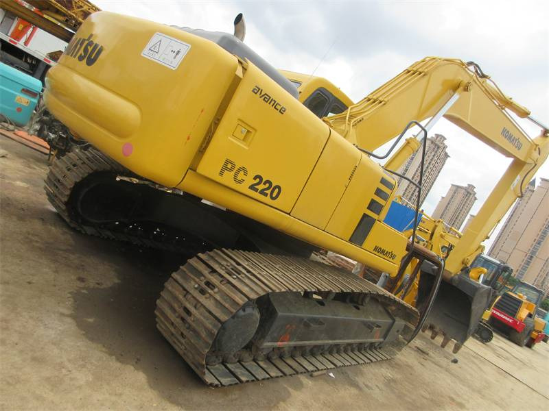Komatsu PC220-6 - Rupsgraafmachine: afbeelding 1 Komatsu PC220-6 - Rupsgraafmachine: afbeelding 1
