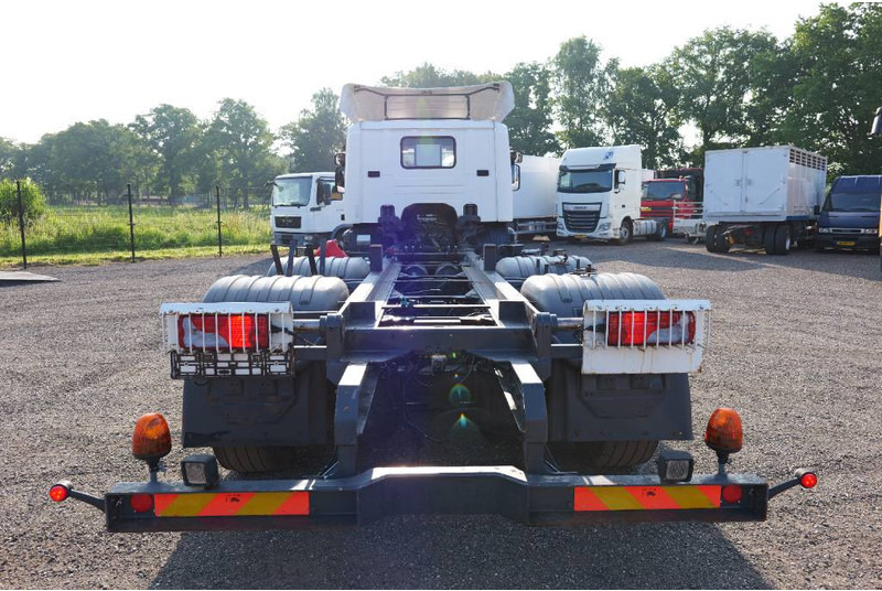 Scania P 230 Euro 5 6x2*4 TOP!! Retarder right hand steer - Chassis vrachtwagen: afbeelding 4 Scania P 230 Euro 5 6x2*4 TOP!! Retarder right hand steer - Chassis vrachtwagen: afbeelding 4