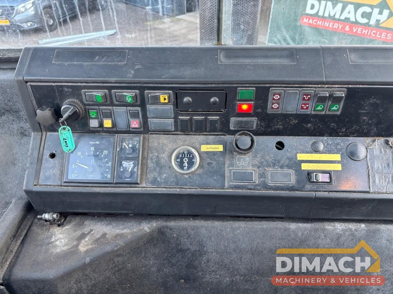 Sisu Terminal Volvo 6 cilinder Penta engine, TOP! Low hours! ( Terberg - Kalmar ) - Trekker: afbeelding 3 Sisu Terminal Volvo 6 cilinder Penta engine, TOP! Low hours! ( Terberg - Kalmar ) - Trekker: afbeelding 3