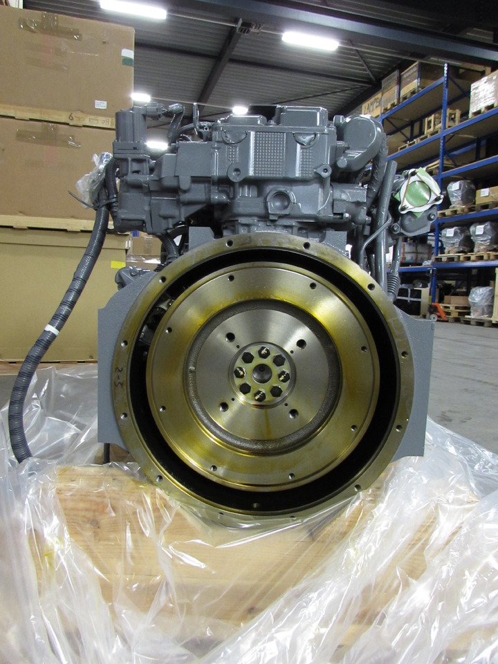 Isuzu 4JJ1XYSS-01 - Motor voor Graafmachine: afbeelding 2 Isuzu 4JJ1XYSS-01 - Motor voor Graafmachine: afbeelding 2
