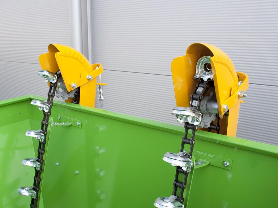 Bomet Kartoffelpflanzmaschine / Potato planter / Planteuse de pomme de terre / Piantapatate / Sadzarka ziemniaków - Aardappelpootmachine: afbeelding 4 Bomet Kartoffelpflanzmaschine / Potato planter / Planteuse de pomme de terre / Piantapatate / Sadzarka ziemniaków - Aardappelpootmachine: afbeelding 4