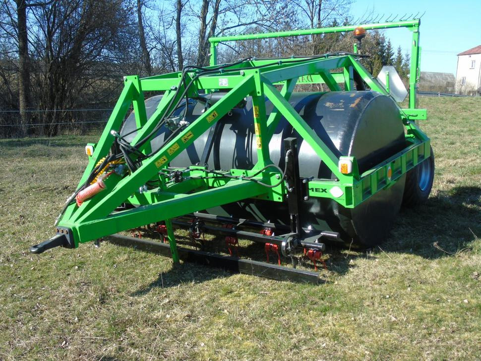 Darmex Wiesenwalze / Meadow roller / Rouleau de prairie / Rullo liscio / Каток луговой / Wał łąkowy 3 m - Landbouw wals: afbeelding 1 Darmex Wiesenwalze / Meadow roller / Rouleau de prairie / Rullo liscio / Каток луговой / Wał łąkowy 3 m - Landbouw wals: afbeelding 1