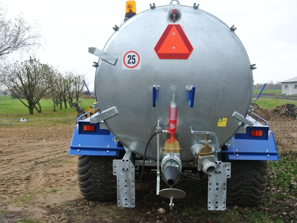 Marco-Polo Gülletankwagen / Slurry tanker / Epandeur à lisier / Cisterna per liquami / Сisterna de estiércol líquido / Цистерна для жидкого органического удобрения / Wóz asenizacyjny 12 000 - Mesttank: afbeelding 4 Marco-Polo Gülletankwagen / Slurry tanker / Epandeur à lisier / Cisterna per liquami / Сisterna de estiércol líquido / Цистерна для жидкого органического удобрения / Wóz asenizacyjny 12 000 - Mesttank: afbeelding 4