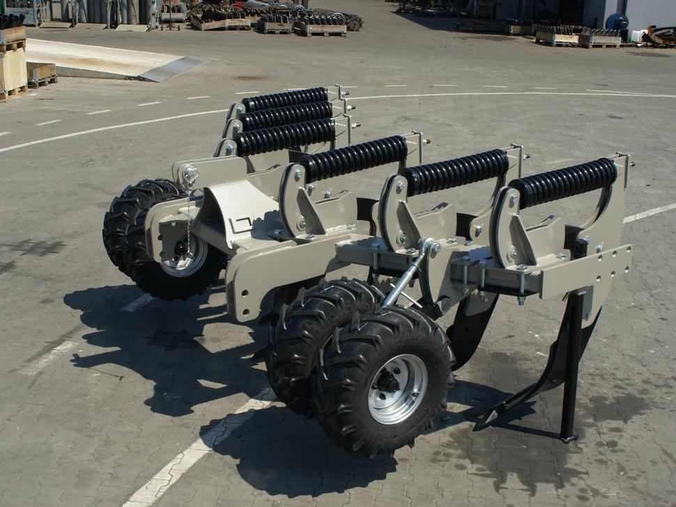 ROLEX Tiefenlockerer / Subsoiler / Décompacteur / Dissodatori / Subsolador / Глубокорыхлитель / Głębosz typ V 3 m - Woeler: afbeelding 2 ROLEX Tiefenlockerer / Subsoiler / Décompacteur / Dissodatori / Subsolador / Глубокорыхлитель / Głębosz typ V 3 m - Woeler: afbeelding 2