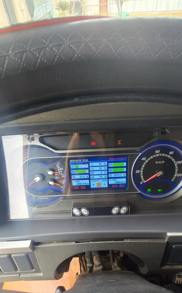 SANY STC1300 - Mobiele kraan: afbeelding 2 SANY STC1300 - Mobiele kraan: afbeelding 2