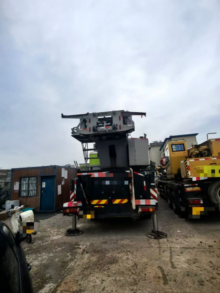 ZOOMLION 200E7 - Alle terrein kraan: afbeelding 2 ZOOMLION 200E7 - Alle terrein kraan: afbeelding 2