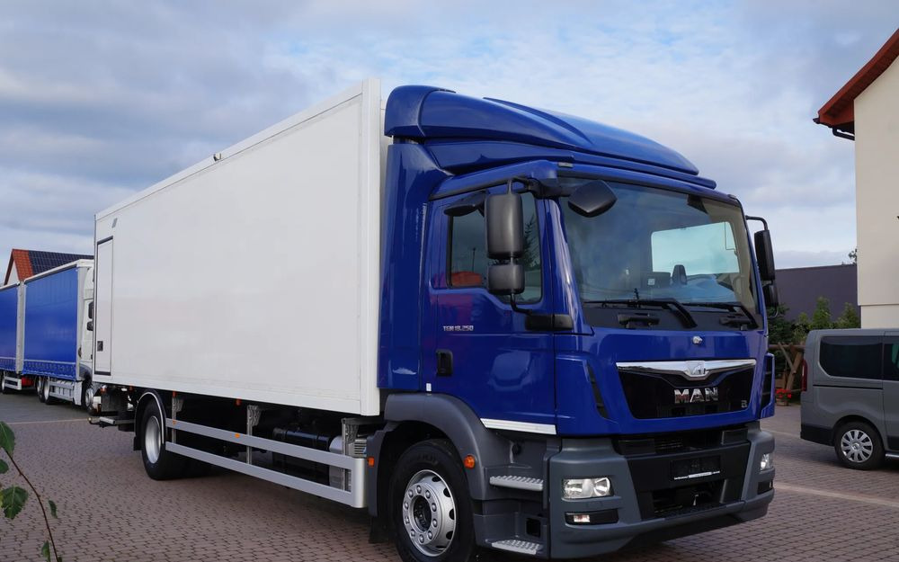 MAN TGM 18.250 EURO 6 CHŁODNIA KONTENER 7.50 m 199 TYS KM - Koelwagen vrachtwagen: afbeelding 2 MAN TGM 18.250 EURO 6 CHŁODNIA KONTENER 7.50 m 199 TYS KM - Koelwagen vrachtwagen: afbeelding 2