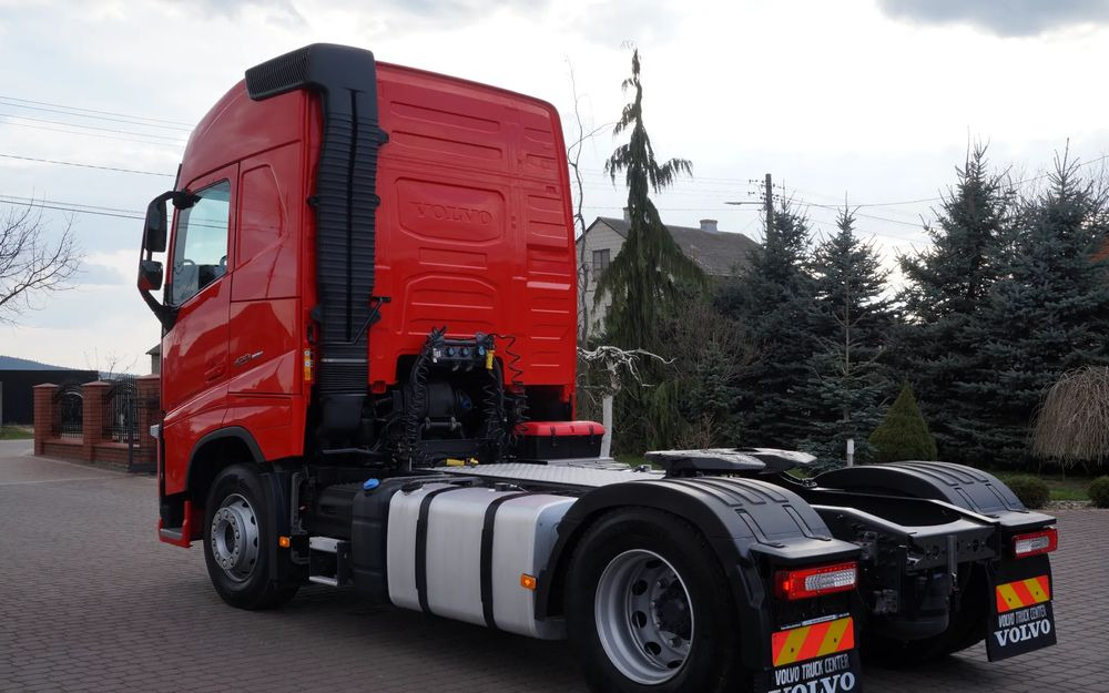 Volvo FH 4 EURO 6 GLOBETROTTER NISKI PRZEBIEG PEŁEN SERWIS - Trekker: afbeelding 4 Volvo FH 4 EURO 6 GLOBETROTTER NISKI PRZEBIEG PEŁEN SERWIS - Trekker: afbeelding 4