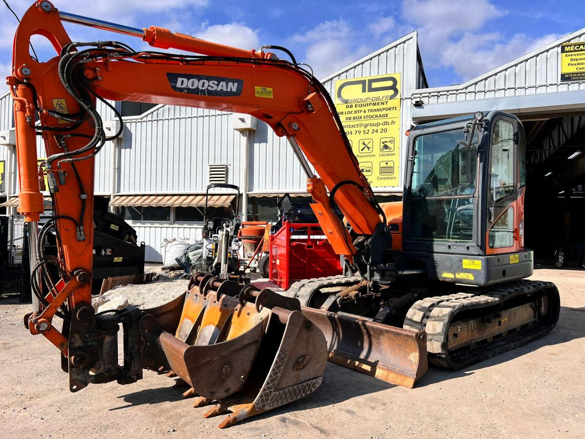Doosan DX85R-3 PELLE A CHENILLES 8,5T PELLE A CHENILLES 8,5T - Rupsgraafmachine: afbeelding 1 Doosan DX85R-3 PELLE A CHENILLES 8,5T PELLE A CHENILLES 8,5T - Rupsgraafmachine: afbeelding 1