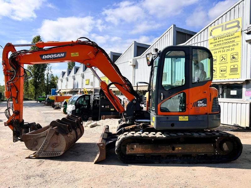 Doosan DX85R-3 PELLE A CHENILLES 8,5T PELLE A CHENILLES 8,5T - Rupsgraafmachine: afbeelding 2 Doosan DX85R-3 PELLE A CHENILLES 8,5T PELLE A CHENILLES 8,5T - Rupsgraafmachine: afbeelding 2