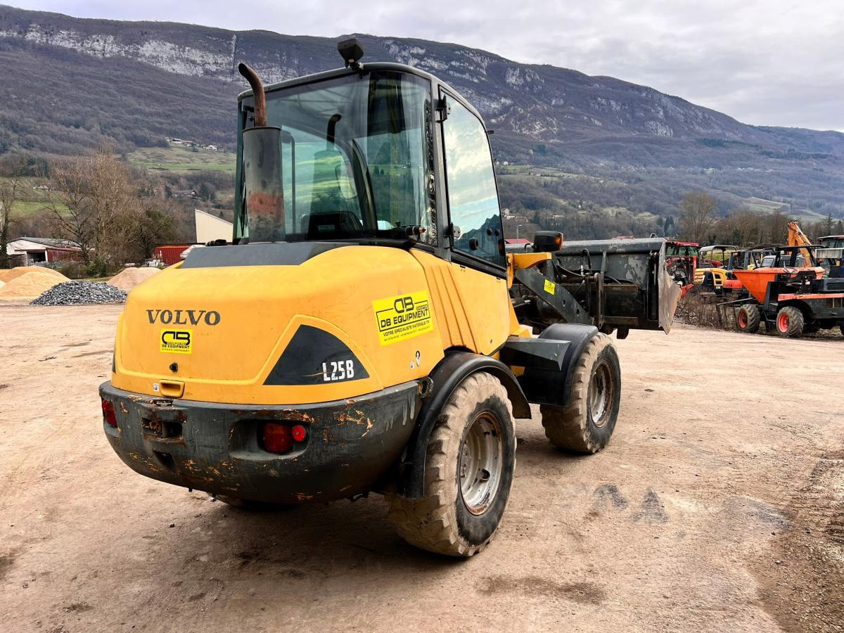 Volvo L25B-P CHARGEUSE SUR PNEUS 5T - Wiellader: afbeelding 5 Volvo L25B-P CHARGEUSE SUR PNEUS 5T - Wiellader: afbeelding 5