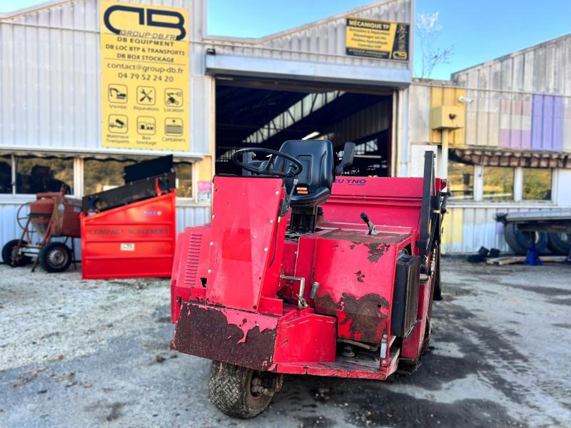 YNO 135-3 VEH Balayeuse diesel - Veegwagen: afbeelding 1 YNO 135-3 VEH Balayeuse diesel - Veegwagen: afbeelding 1