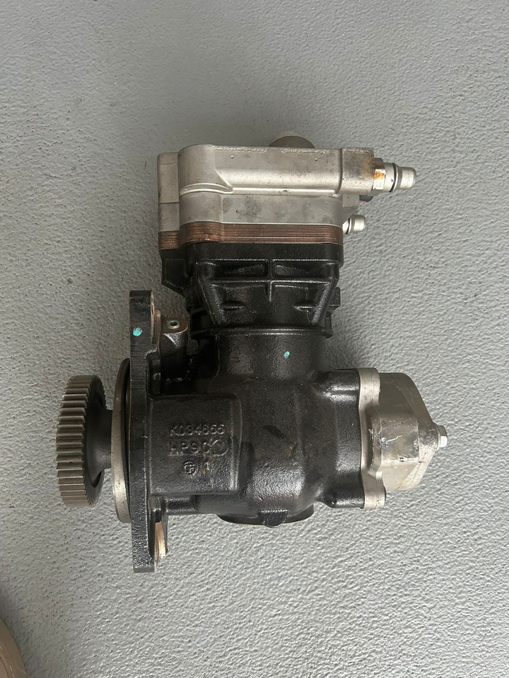 MERCEDES-BENZ KNORR-BREMSE-BENDIX- A0011304515 - Compressor: afbeelding 1 MERCEDES-BENZ KNORR-BREMSE-BENDIX- A0011304515 - Compressor: afbeelding 1