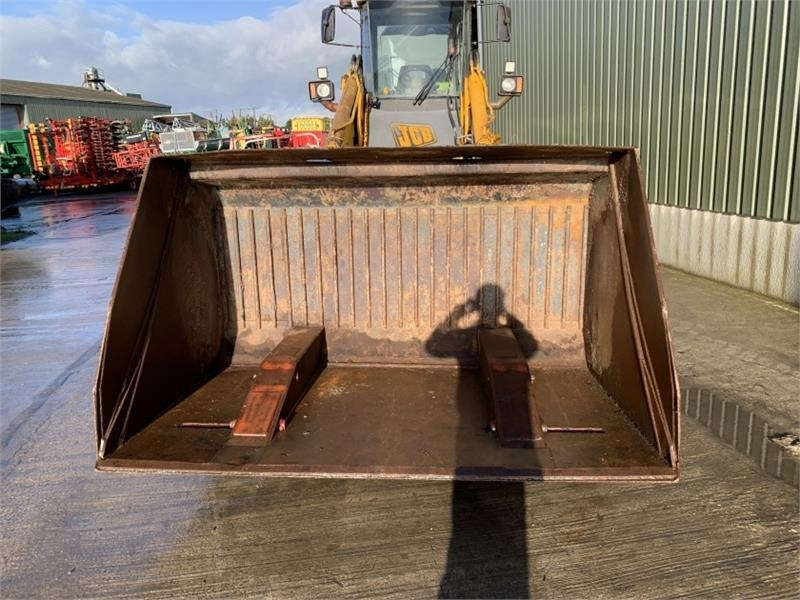 Cherry Products Hy-Tip Toe Tip Bucket  - Kiepwagen met knikbesturing: afbeelding 2 Cherry Products Hy-Tip Toe Tip Bucket  - Kiepwagen met knikbesturing: afbeelding 2