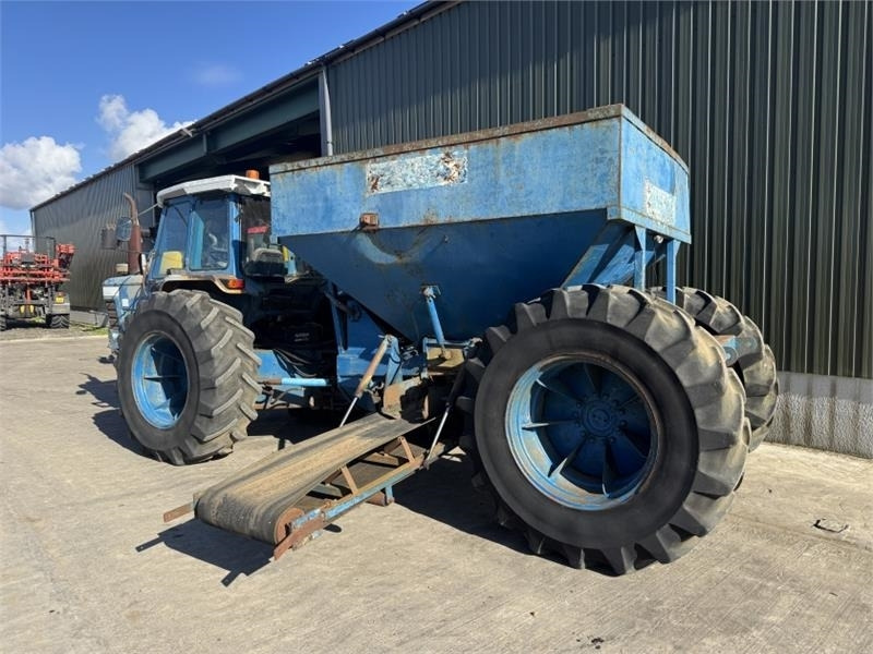 Ford 7710 4wd Gravel Cart  - Kiepwagen met knikbesturing: afbeelding 2 Ford 7710 4wd Gravel Cart  - Kiepwagen met knikbesturing: afbeelding 2