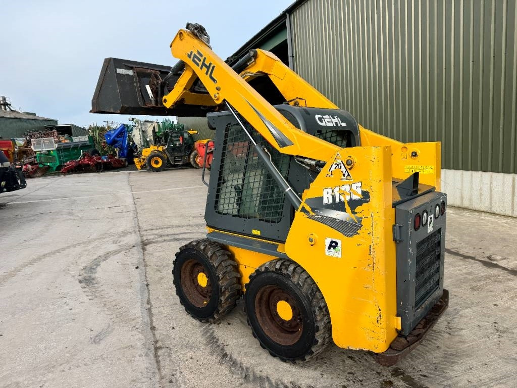 Gehl R 135 Skid Steer - Schranklader: afbeelding 2 Gehl R 135 Skid Steer - Schranklader: afbeelding 2