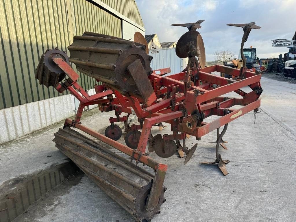 Knoche 4.5 Meter Folding Cultivator - Cultivator: afbeelding 3 Knoche 4.5 Meter Folding Cultivator - Cultivator: afbeelding 3