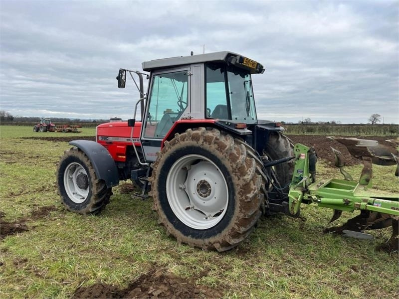 Massey Ferguson 3120 Dynashift - Tractor: afbeelding 2 Massey Ferguson 3120 Dynashift - Tractor: afbeelding 2