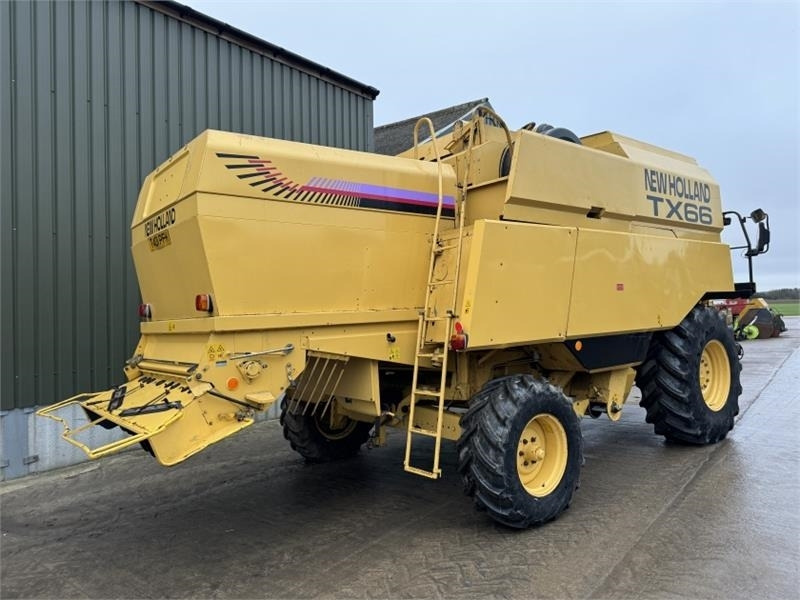 New Holland TX66 c/w 20ft Header - Oogstmachine toebehoor: afbeelding 2 New Holland TX66 c/w 20ft Header - Oogstmachine toebehoor: afbeelding 2