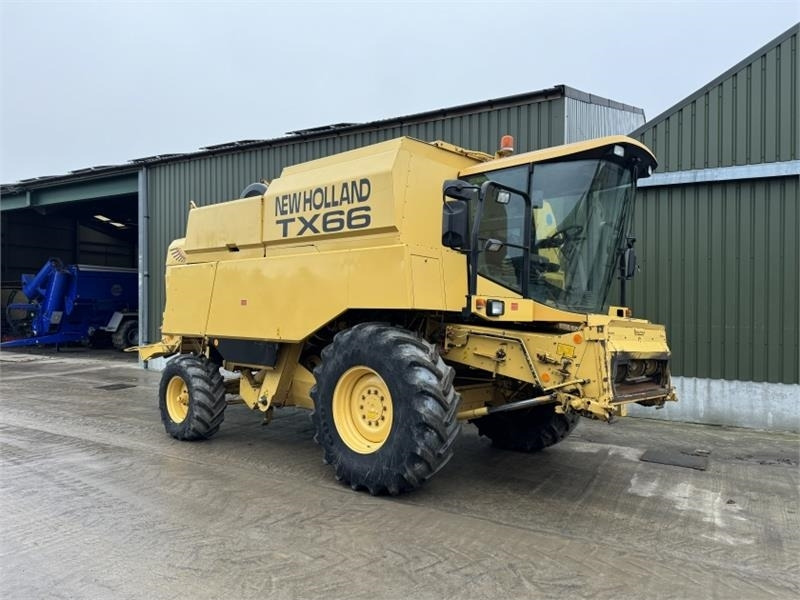 New Holland TX66 c/w 20ft Header - Oogstmachine toebehoor: afbeelding 1 New Holland TX66 c/w 20ft Header - Oogstmachine toebehoor: afbeelding 1