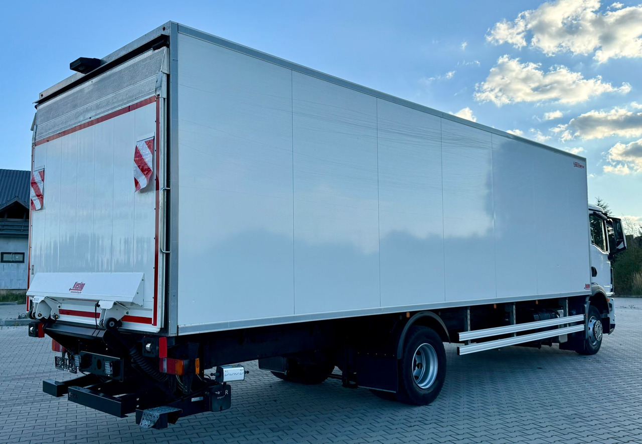 MAN TGM 15.290 / CHŁODNIA / WINDA / 8.3 M DŁUGOŚCI / 20 EUROPALET / THERMO KING / +30/-30 / AUTOMAT / 2021 ROK / SERWISOWANY - Koelwagen vrachtwagen: afbeelding 3 MAN TGM 15.290 / CHŁODNIA / WINDA / 8.3 M DŁUGOŚCI / 20 EUROPALET / THERMO KING / +30/-30 / AUTOMAT / 2021 ROK / SERWISOWANY - Koelwagen vrachtwagen: afbeelding 3