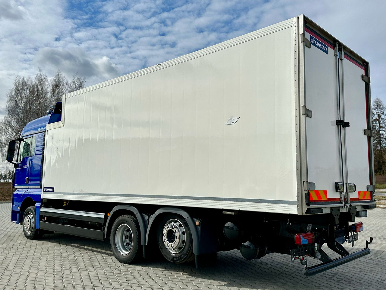 MAN TGX 26.420 / CHŁODNIA / LAMBERET / 18 EUROPALET / 6x2 / 2017 ROK / SYPIALKA - Koelwagen vrachtwagen: afbeelding 5 MAN TGX 26.420 / CHŁODNIA / LAMBERET / 18 EUROPALET / 6x2 / 2017 ROK / SYPIALKA - Koelwagen vrachtwagen: afbeelding 5