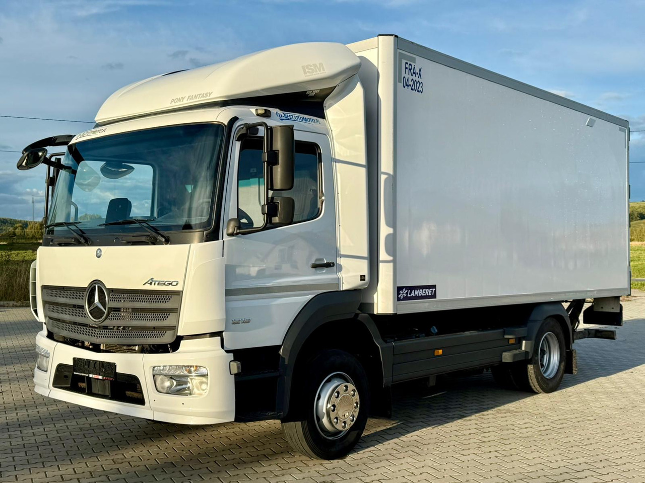 MERCEDES-BENZ ATEGO 1218 / CHŁODNIA / IZOTERMA / WINDA / 5.10 M DŁUGOŚCI / LAMBERET / AUTOMAT / 2017 ROK / 410 TYŚ KM - Koelwagen vrachtwagen: afbeelding 2 MERCEDES-BENZ ATEGO 1218 / CHŁODNIA / IZOTERMA / WINDA / 5.10 M DŁUGOŚCI / LAMBERET / AUTOMAT / 2017 ROK / 410 TYŚ KM - Koelwagen vrachtwagen: afbeelding 2