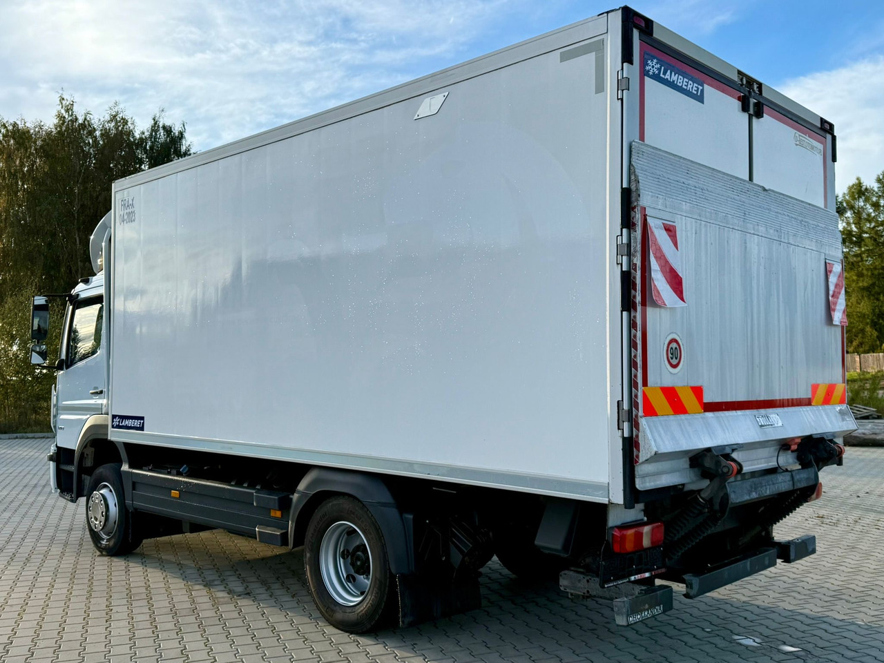 MERCEDES-BENZ ATEGO 1218 / CHŁODNIA / IZOTERMA / WINDA / 5.10 M DŁUGOŚCI / LAMBERET / AUTOMAT / 2017 ROK / 410 TYŚ KM - Koelwagen vrachtwagen: afbeelding 4 MERCEDES-BENZ ATEGO 1218 / CHŁODNIA / IZOTERMA / WINDA / 5.10 M DŁUGOŚCI / LAMBERET / AUTOMAT / 2017 ROK / 410 TYŚ KM - Koelwagen vrachtwagen: afbeelding 4