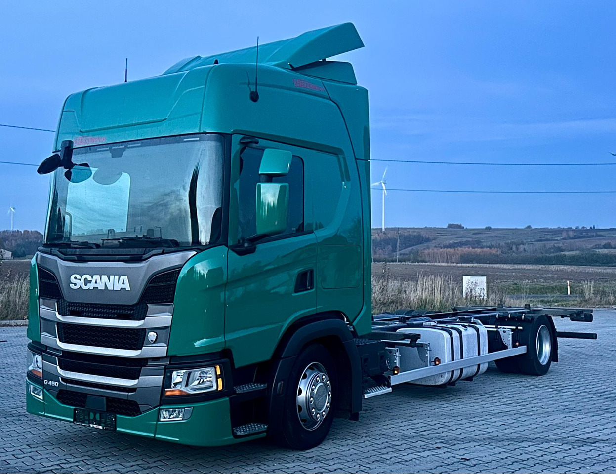 SCANIA G450 / RAMA DO ZABUDOWY / ROZSTAW 5.75 / AUTOMAT / SYPIALKA - Chassis vrachtwagen: afbeelding 2 SCANIA G450 / RAMA DO ZABUDOWY / ROZSTAW 5.75 / AUTOMAT / SYPIALKA - Chassis vrachtwagen: afbeelding 2