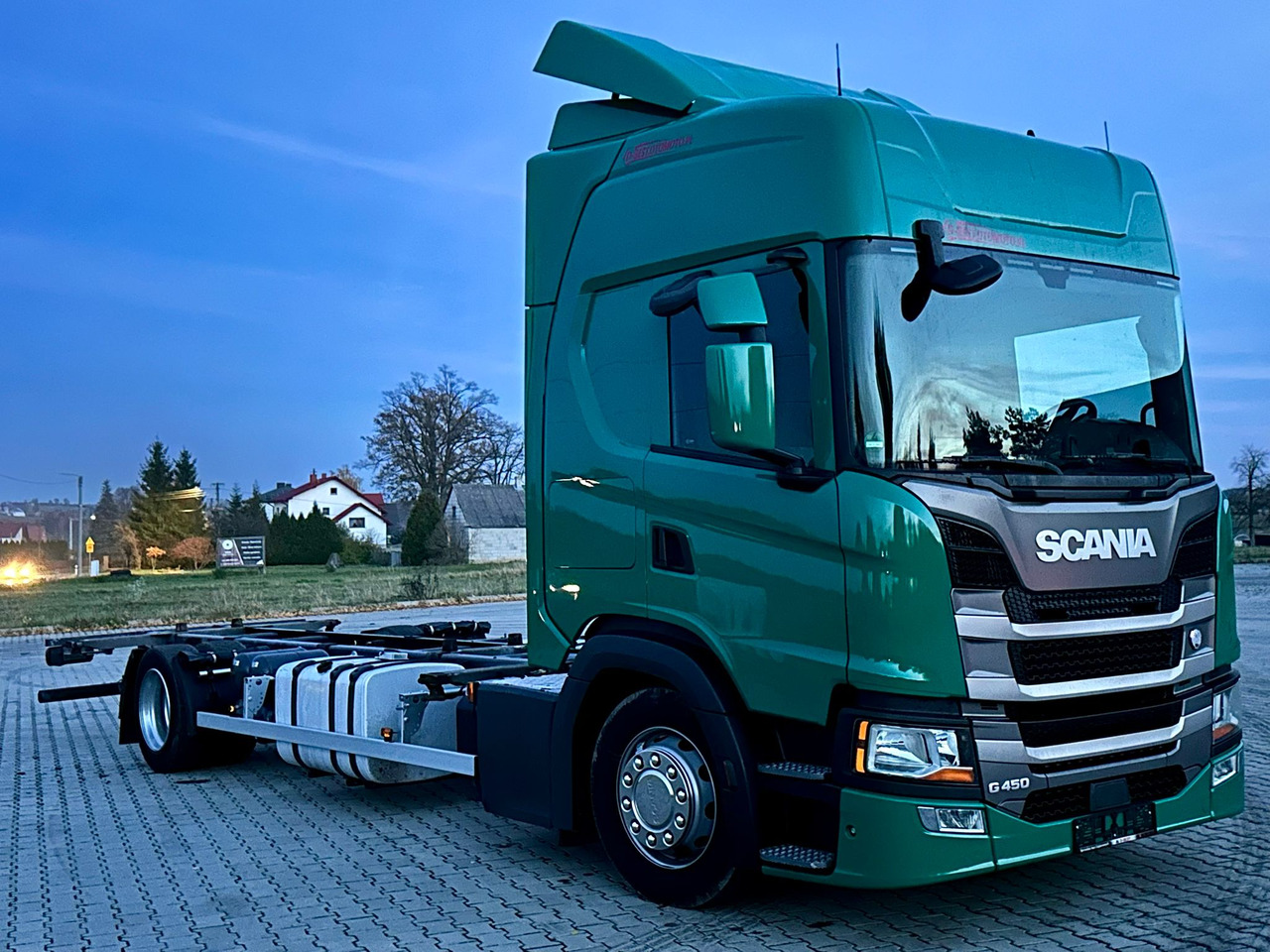 SCANIA G450 / RAMA DO ZABUDOWY / ROZSTAW 5.75 / AUTOMAT / SYPIALKA - Chassis vrachtwagen: afbeelding 1 SCANIA G450 / RAMA DO ZABUDOWY / ROZSTAW 5.75 / AUTOMAT / SYPIALKA - Chassis vrachtwagen: afbeelding 1