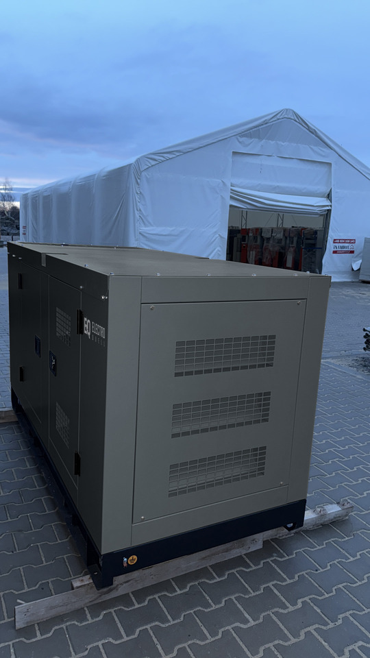 IVECO 30 kVA / 24 kW - Industrie generator: afbeelding 2 IVECO 30 kVA / 24 kW - Industrie generator: afbeelding 2