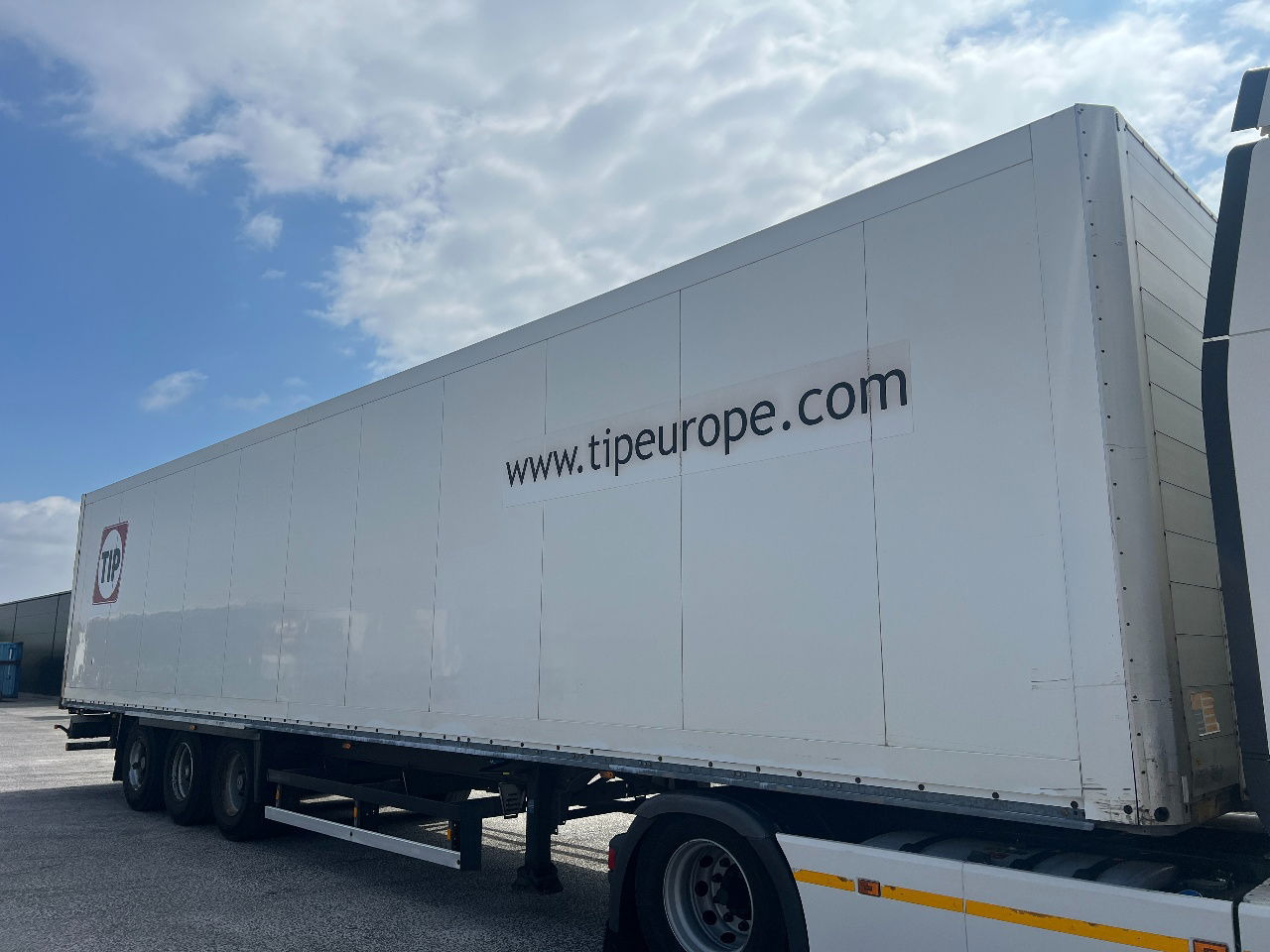 Schmitz Cargobull Isoliert koffer, SAF achsen - Gesloten oplegger: afbeelding 2 Schmitz Cargobull Isoliert koffer, SAF achsen - Gesloten oplegger: afbeelding 2