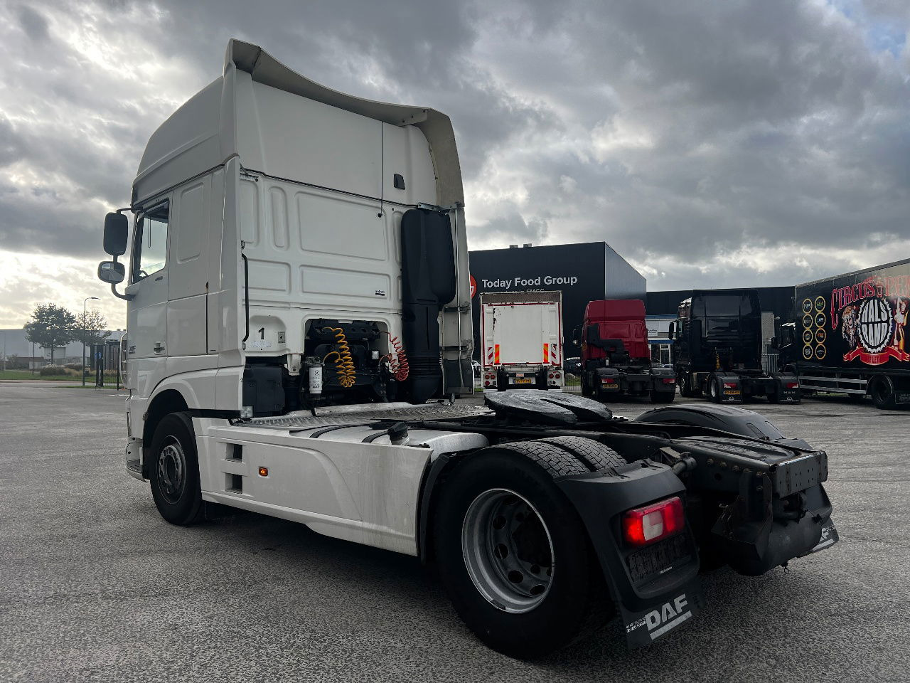 DAF XF 460 SSC, Retarder, Full spoiler - Trekker: afbeelding 4 DAF XF 460 SSC, Retarder, Full spoiler - Trekker: afbeelding 4