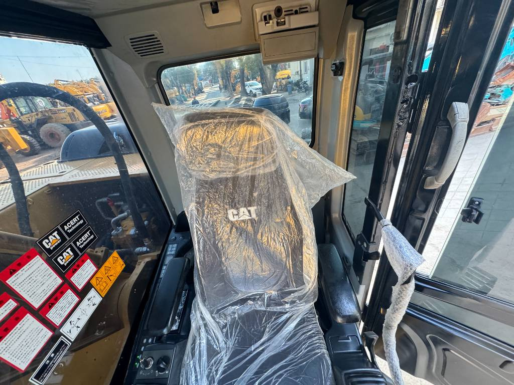 CAT 330D2L - Rupsgraafmachine: afbeelding 2 CAT 330D2L - Rupsgraafmachine: afbeelding 2