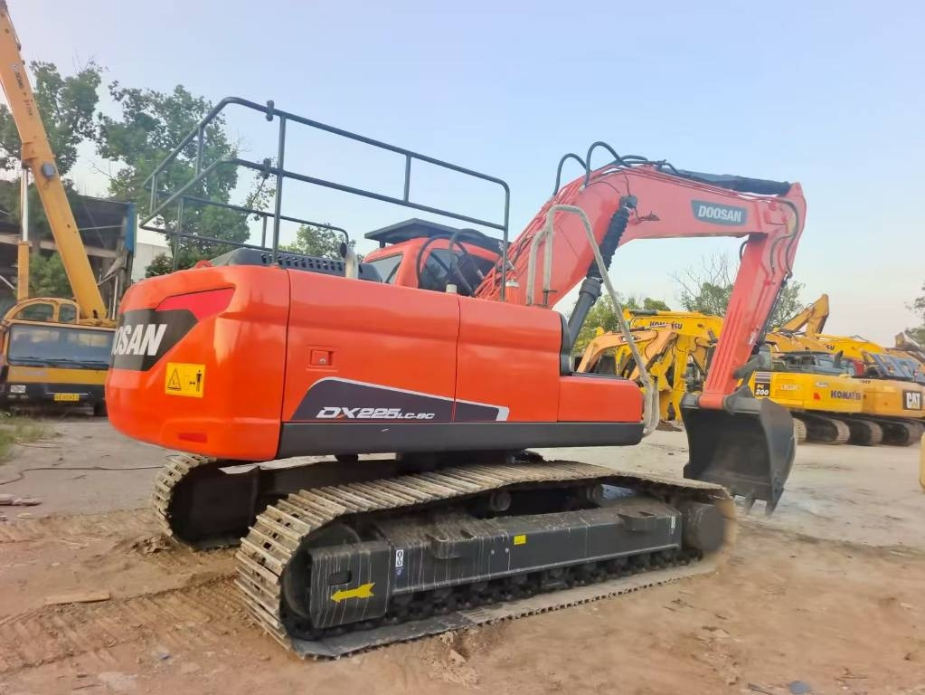 Doosan DX 225 - Rupsgraafmachine: afbeelding 1 Doosan DX 225 - Rupsgraafmachine: afbeelding 1