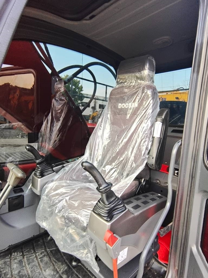 Doosan DX 225 LC - Rupsgraafmachine: afbeelding 4 Doosan DX 225 LC - Rupsgraafmachine: afbeelding 4