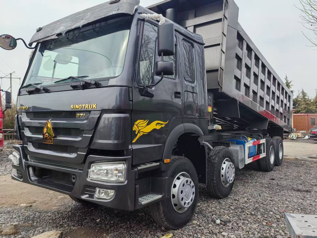 Howo 371 8X4 - Kipper vrachtwagen: afbeelding 3 Howo 371 8X4 - Kipper vrachtwagen: afbeelding 3