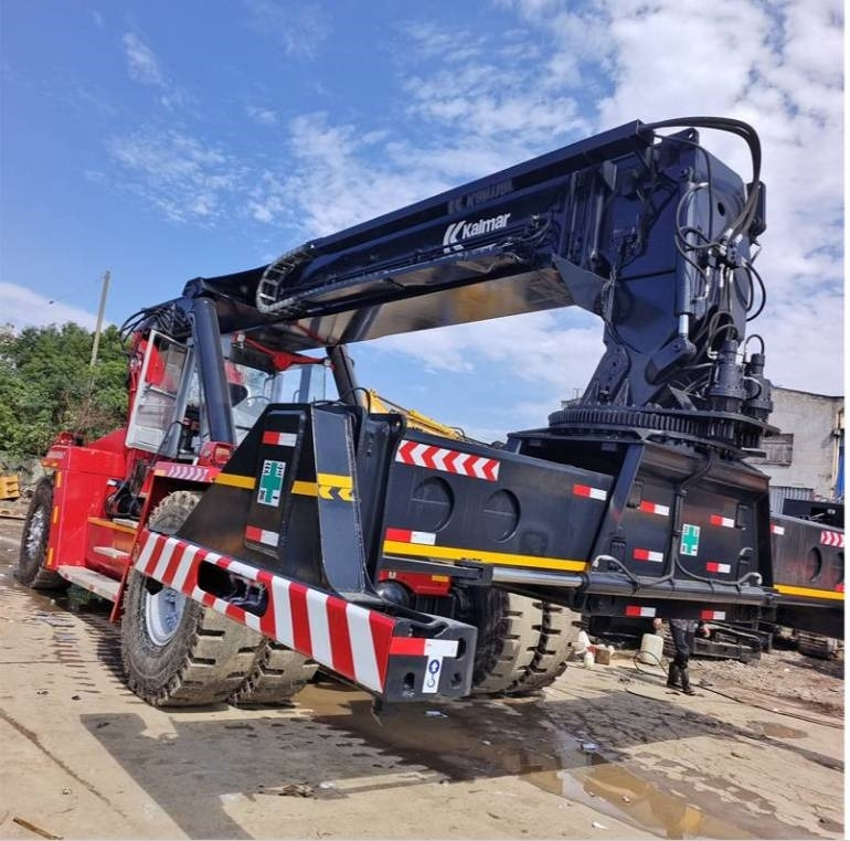 Kalmar DRF 450 - Reach stacker: afbeelding 3 Kalmar DRF 450 - Reach stacker: afbeelding 3