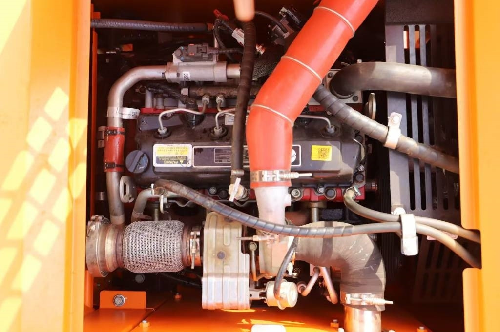 Lonking LG 6150 G4 100% brand new machine - Rupsgraafmachine: afbeelding 2 Lonking LG 6150 G4 100% brand new machine - Rupsgraafmachine: afbeelding 2