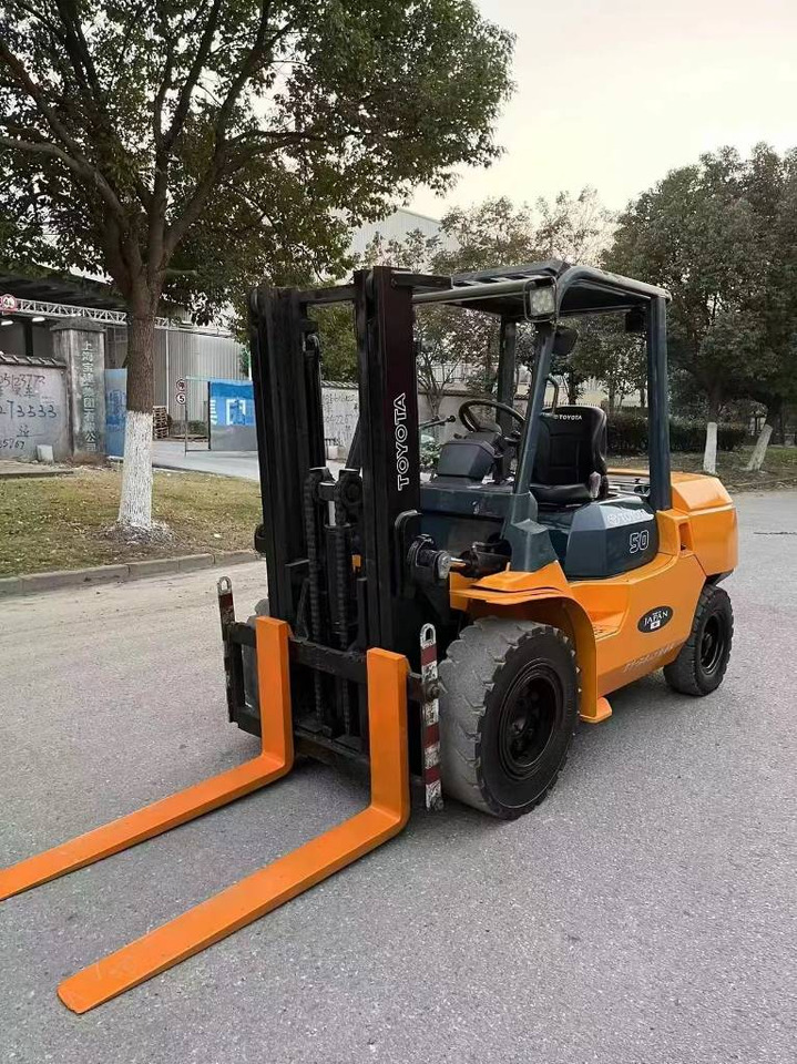 Toyota FD 50 - Diesel heftruck: afbeelding 1 Toyota FD 50 - Diesel heftruck: afbeelding 1