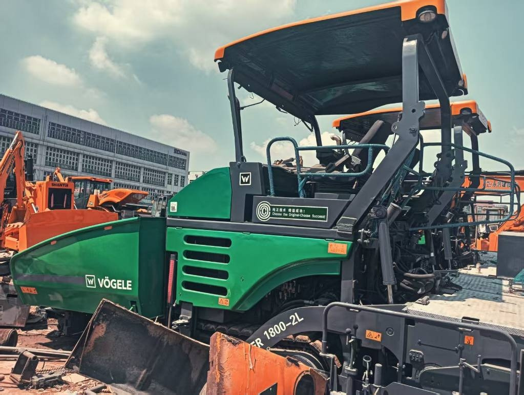 Vögele 1800-3 - Asfaltafwerkmachine: afbeelding 1 Vögele 1800-3 - Asfaltafwerkmachine: afbeelding 1