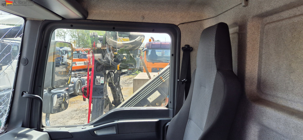 MAN TGL 8.150 4X2 BL Unfallschaden bedingt fahrbereit, Motor ok - Bedrijfswagen: afbeelding 3 MAN TGL 8.150 4X2 BL Unfallschaden bedingt fahrbereit, Motor ok - Bedrijfswagen: afbeelding 3
