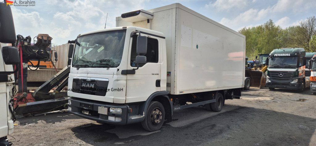 MAN TGL 8.150 4X2 BL Unfallschaden bedingt fahrbereit, Motor ok - Bedrijfswagen: afbeelding 1 MAN TGL 8.150 4X2 BL Unfallschaden bedingt fahrbereit, Motor ok - Bedrijfswagen: afbeelding 1