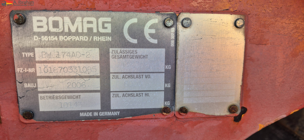 Bomag BW 174 AD2 | 12 t | Splitstreuer | Vibrator | Voll funktionsfähig - Wals: afbeelding 2 Bomag BW 174 AD2 | 12 t | Splitstreuer | Vibrator | Voll funktionsfähig - Wals: afbeelding 2