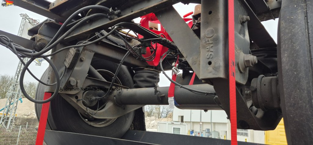 Krone AZ 5x vorhanden SAF Achsen, fertig gestapelt - Containertransporter/ Wissellaadbak aanhangwagen: afbeelding 3 Krone AZ 5x vorhanden SAF Achsen, fertig gestapelt - Containertransporter/ Wissellaadbak aanhangwagen: afbeelding 3