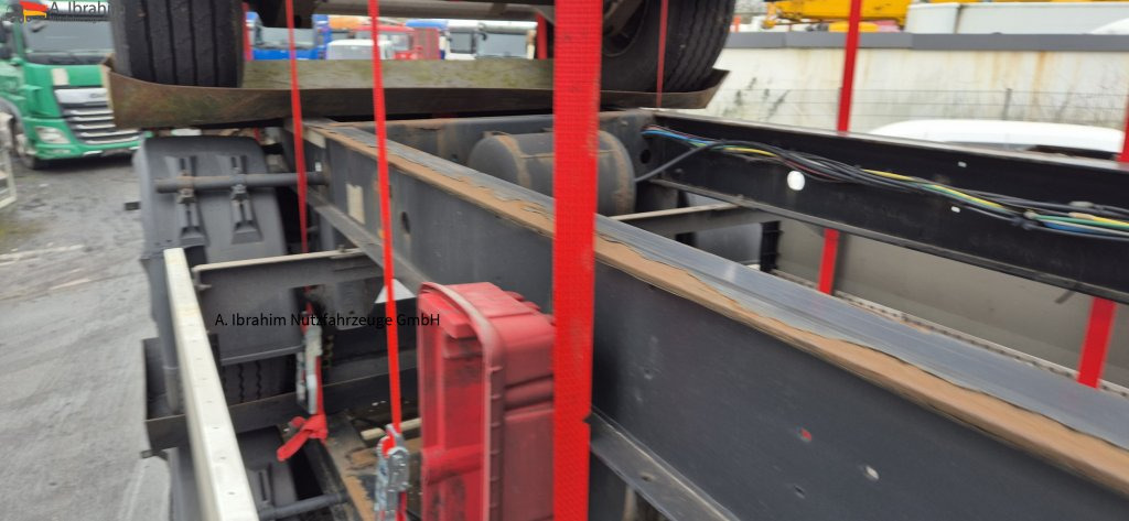 Krone AZ 5x vorhanden SAF Achsen, fertig gestapelt - Containertransporter/ Wissellaadbak aanhangwagen: afbeelding 4 Krone AZ 5x vorhanden SAF Achsen, fertig gestapelt - Containertransporter/ Wissellaadbak aanhangwagen: afbeelding 4