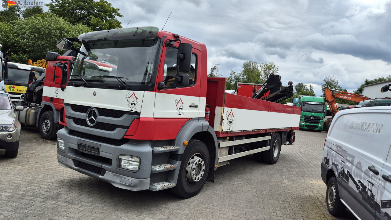Mercedes-Benz 1829L mit Kran HIAB 111 Hiduo , Funk FB - Vrachtwagen met open laadbak, Kraanwagen: afbeelding 1 Mercedes-Benz 1829L mit Kran HIAB 111 Hiduo , Funk FB - Vrachtwagen met open laadbak, Kraanwagen: afbeelding 1