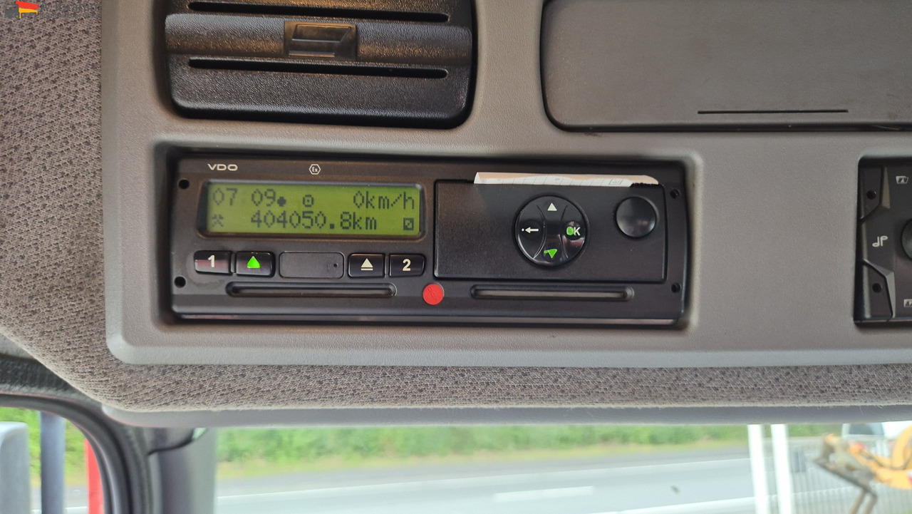 Mercedes-Benz 1833 HIAB Kran, Funk FB Scheckheft gepflegt bei Mercedes - Vrachtwagen met open laadbak, Kraanwagen: afbeelding 2 Mercedes-Benz 1833 HIAB Kran, Funk FB Scheckheft gepflegt bei Mercedes - Vrachtwagen met open laadbak, Kraanwagen: afbeelding 2