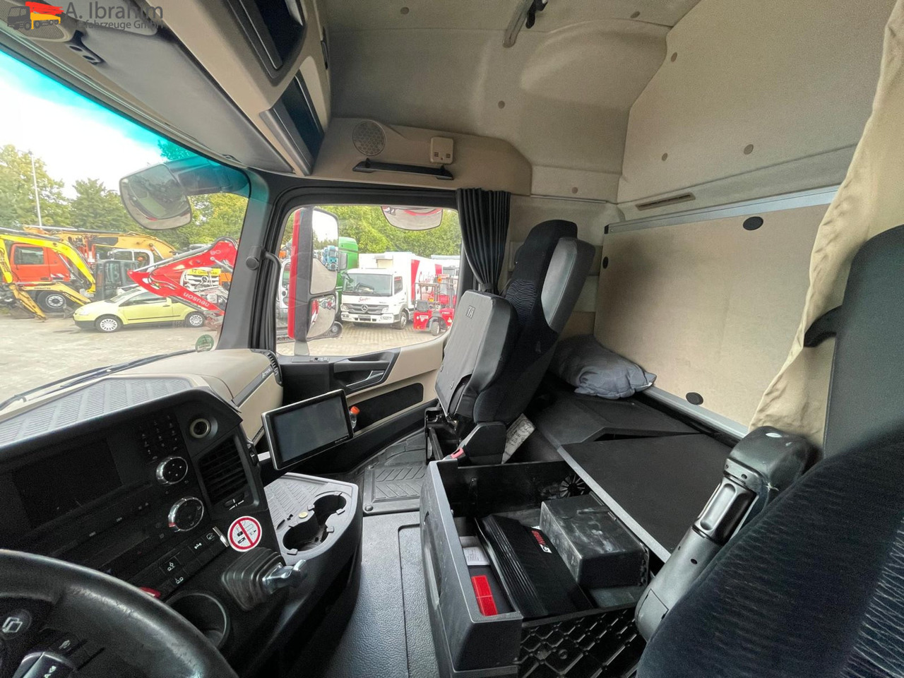 Mercedes-Benz Actros 2545 6x2 Pritsche Kran HIAB 166 - Vrachtwagen met open laadbak, Kraanwagen: afbeelding 2 Mercedes-Benz Actros 2545 6x2 Pritsche Kran HIAB 166 - Vrachtwagen met open laadbak, Kraanwagen: afbeelding 2