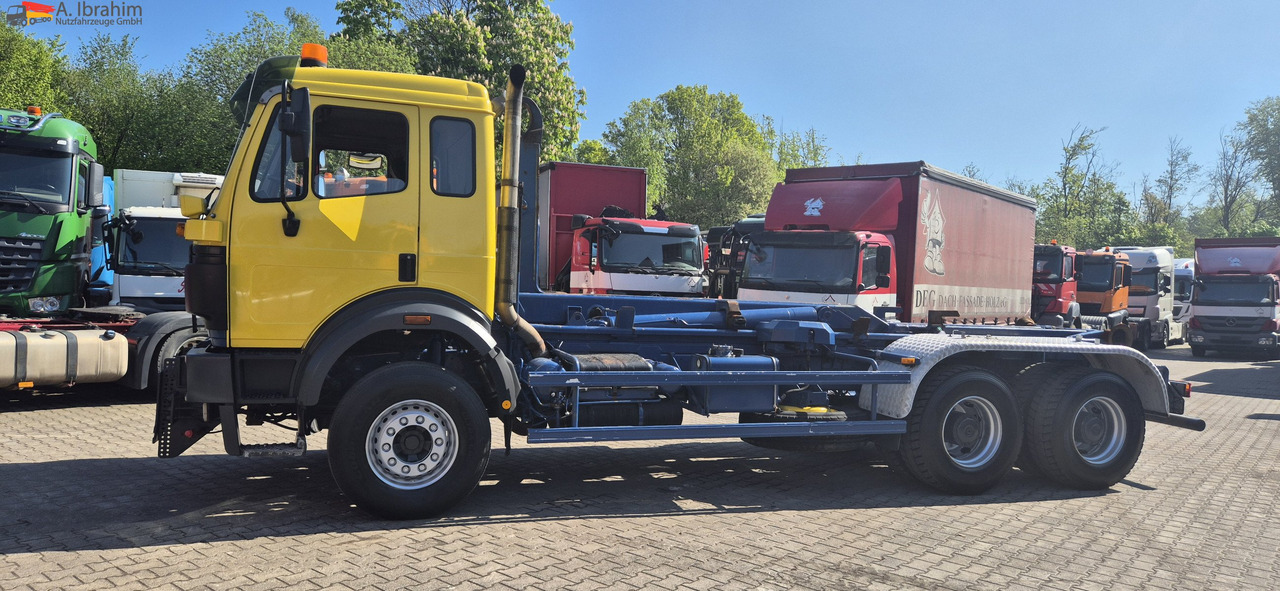 Mercedes-Benz DB 2538 AK 6x4 Meiller Getriebe überholt - Haakarmsysteem vrachtwagen: afbeelding 1 Mercedes-Benz DB 2538 AK 6x4 Meiller Getriebe überholt - Haakarmsysteem vrachtwagen: afbeelding 1